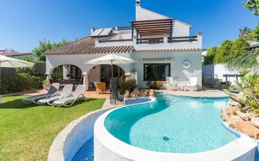 Beachfront Villa in San Pedro de Alcántara: Luxury 5-Bedroom Retreat with Sea Views