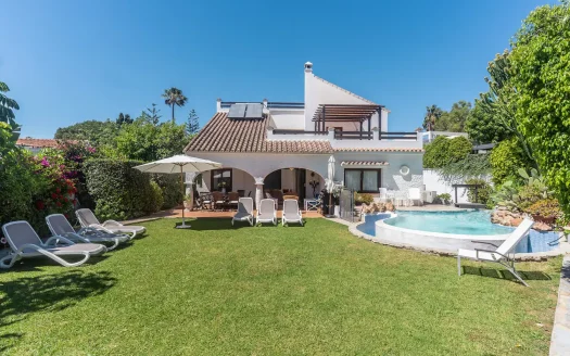Beachfront Villa in San Pedro de Alcántara: Luxury 5-Bedroom Retreat with Sea Views