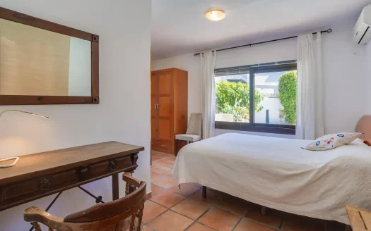 Beachfront Villa in San Pedro de Alcántara: Luxury 5-Bedroom Retreat with Sea Views